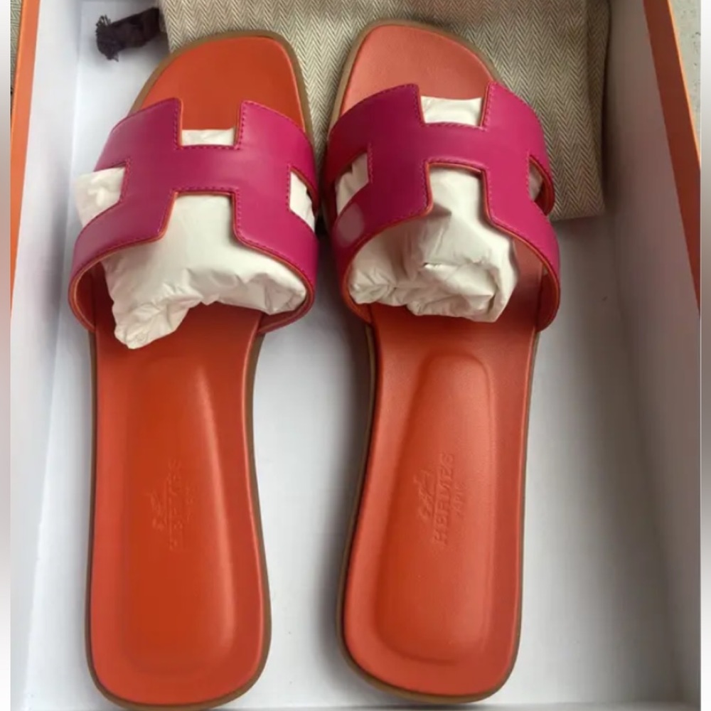 HERMES Oran Sandal Rose Flash/Orange Size 37